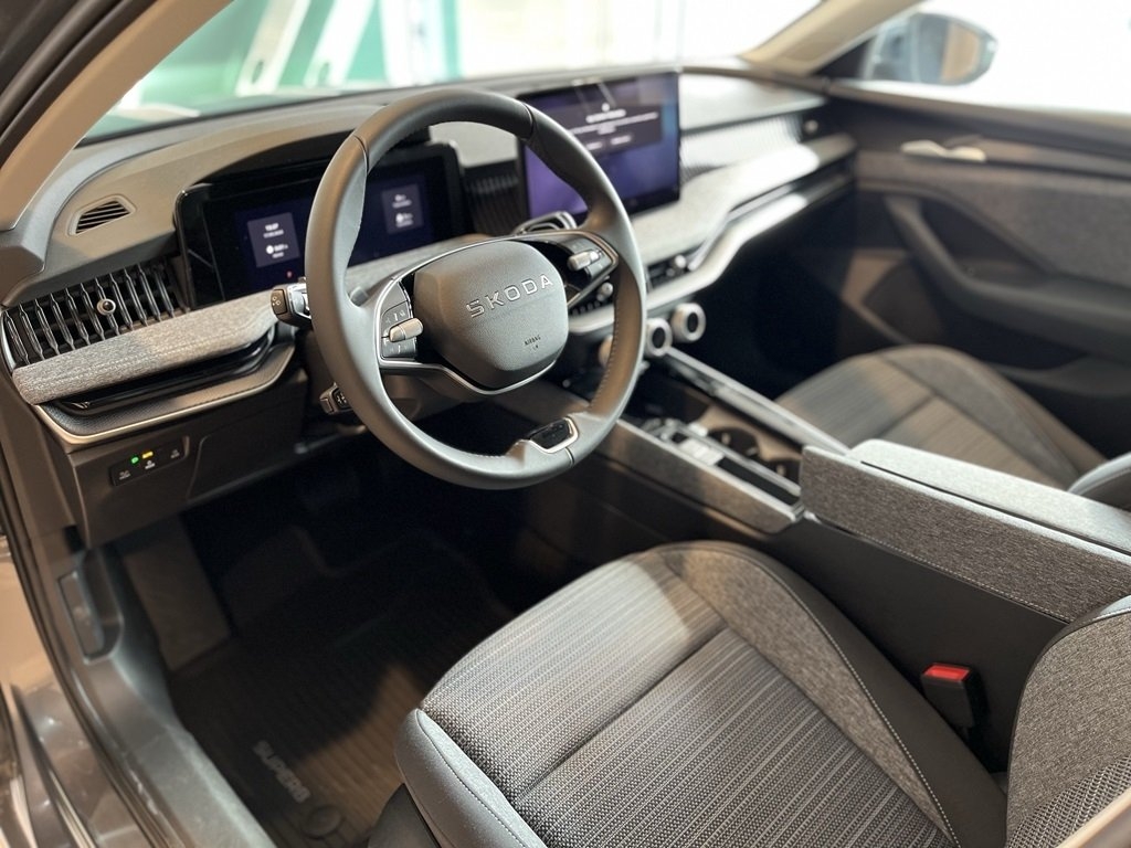 Skoda Superb 2026, bild 3/23