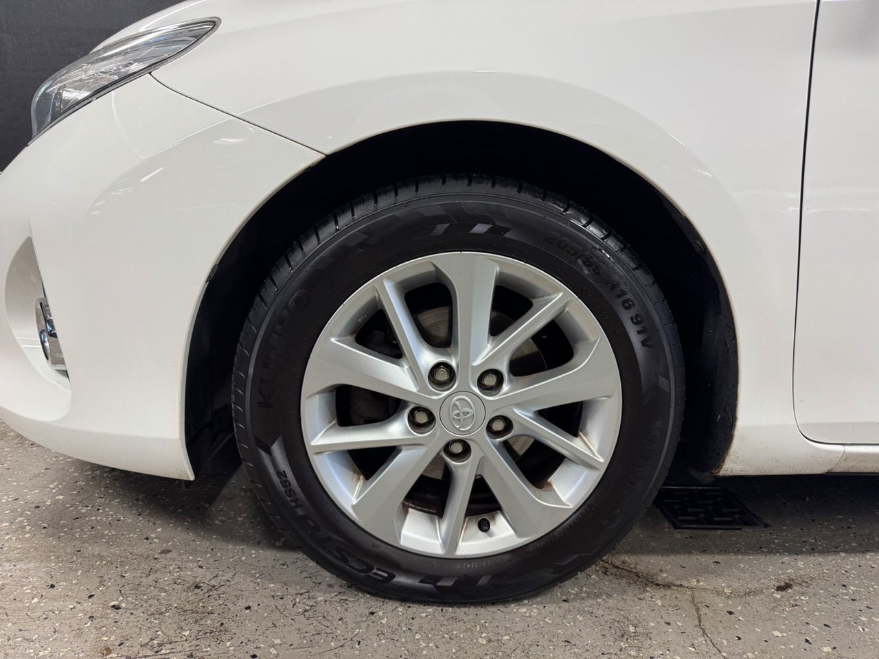 Toyota Auris 2013, bild 6/10