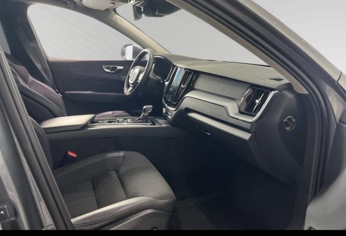 Volvo XC60 2019, photo 6/10