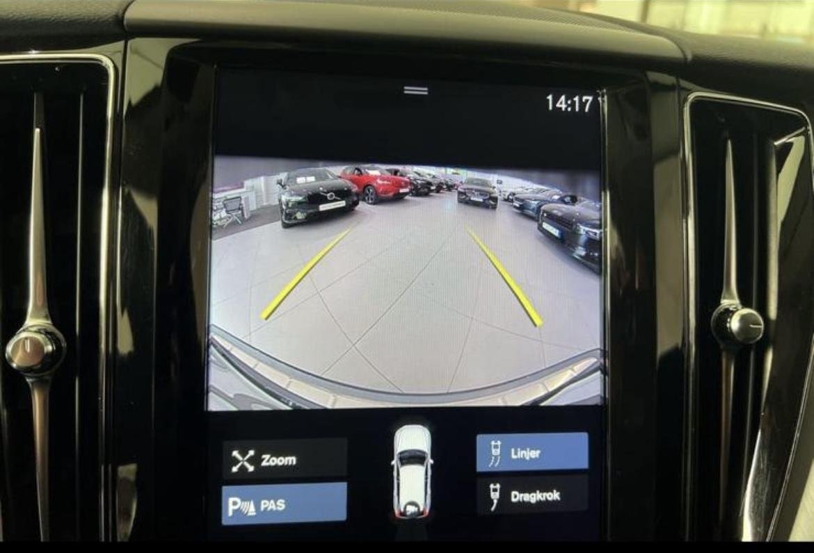 Volvo XC60 2019, photo 7/10