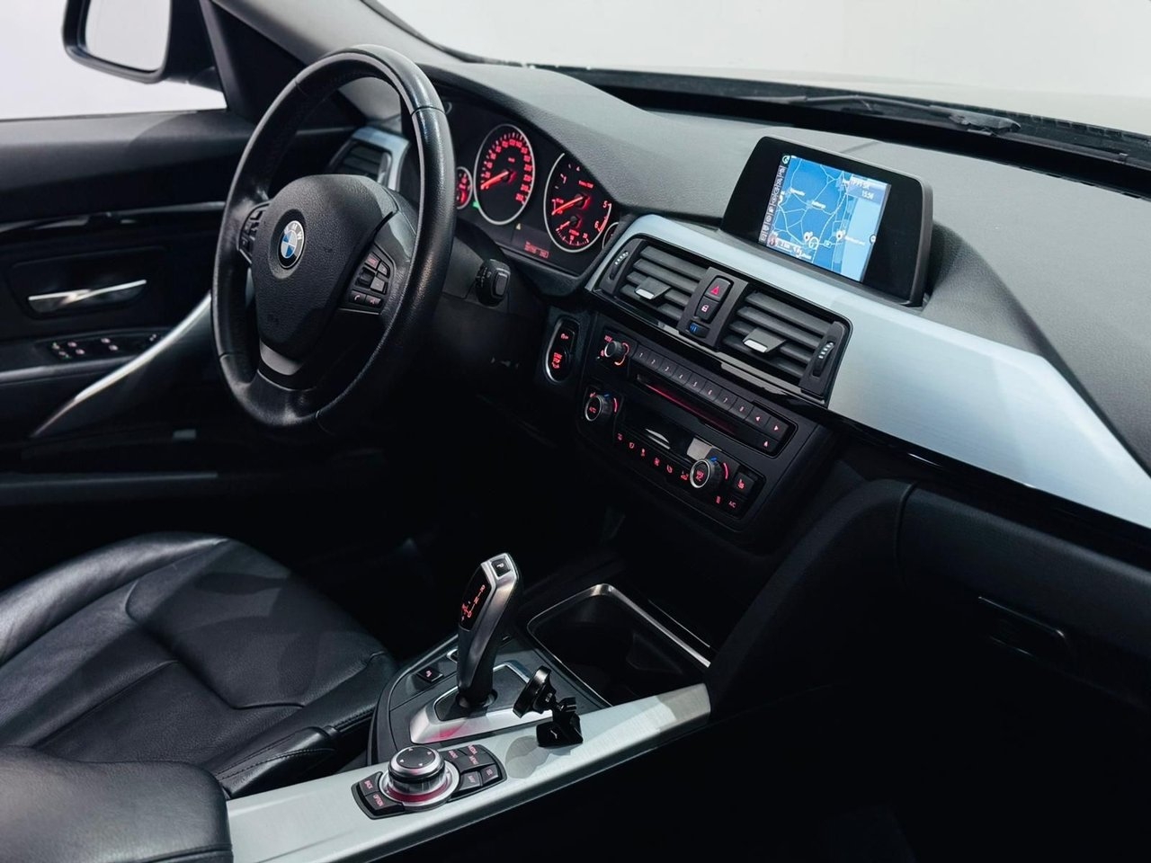 BMW 330 2014, bild 5/10