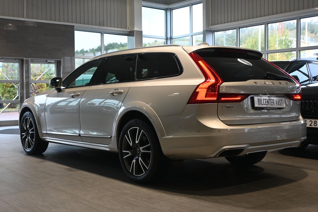 Volvo V90 Cross Country T6 AWD 320hk Pro 2018, bild 3/10