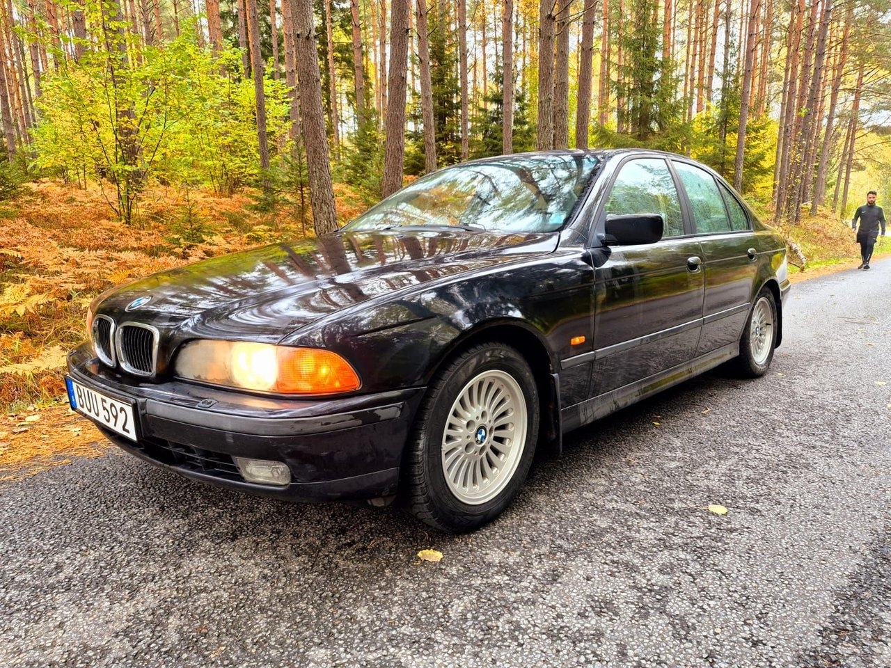 BMW 528