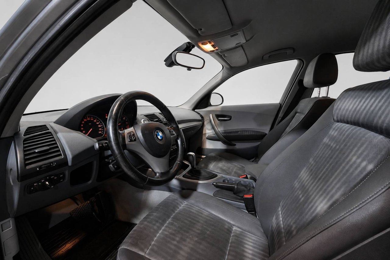 BMW 118 2007, photo 7/10