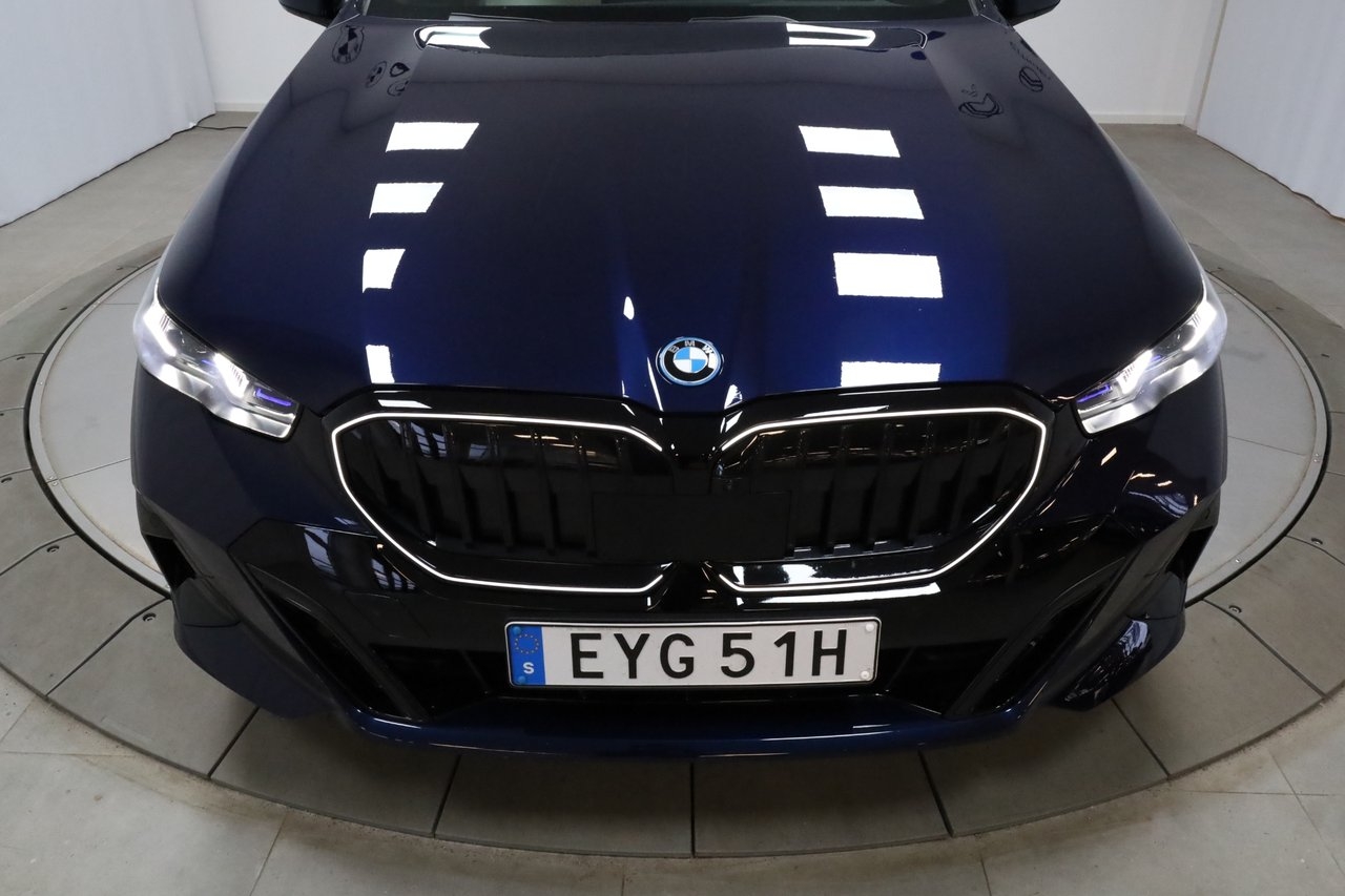 BMW 550 e xDrive M Sport Pro 2024, bild 3/29
