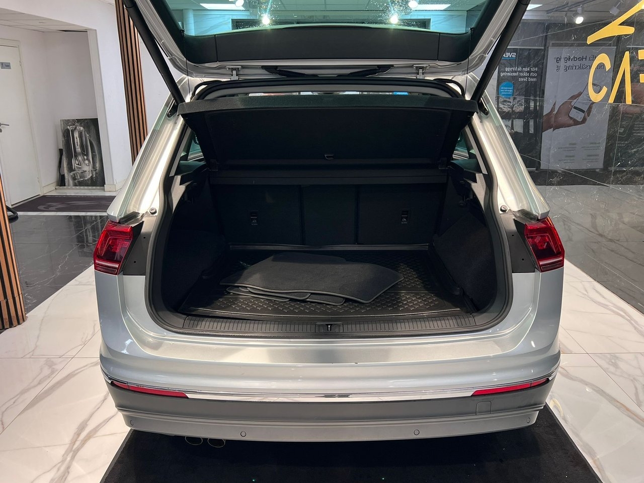 Volkswagen Tiguan 2020, bild 5/27