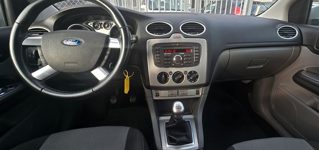 Ford Focus 2010, kuva 3/8