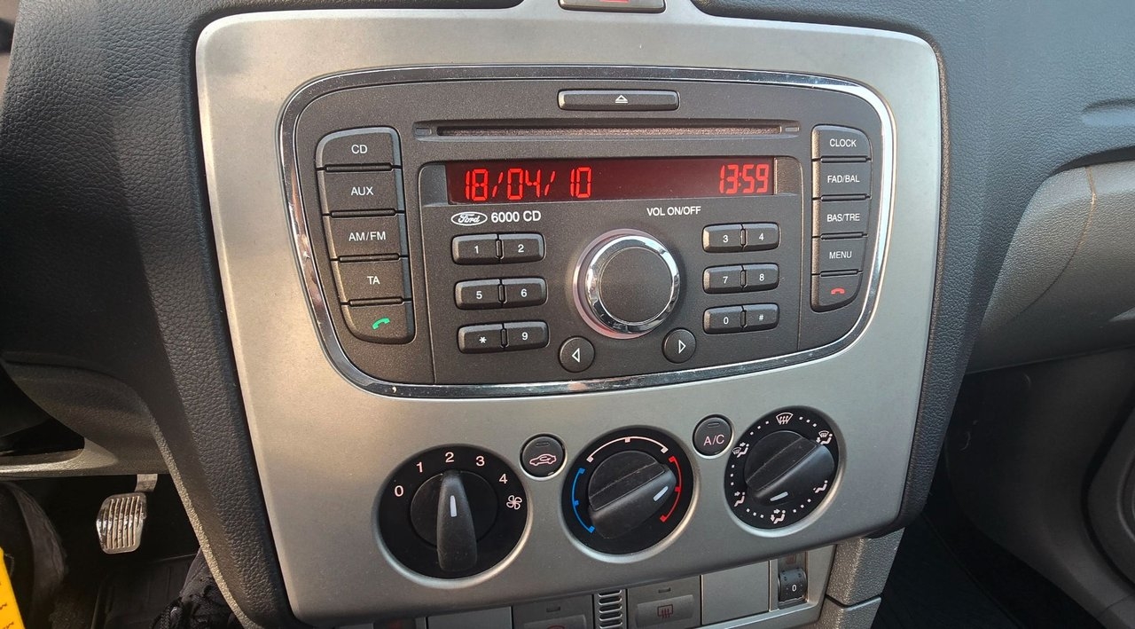 Ford Focus 2010, kuva 8/8