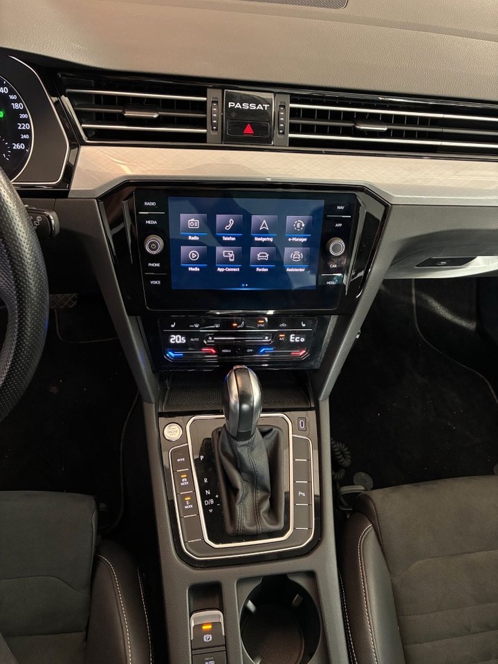 Volkswagen Passat 2021, bild 7/18