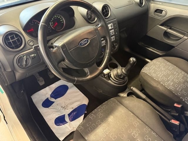 Ford Fiesta 2004, bild 5/6