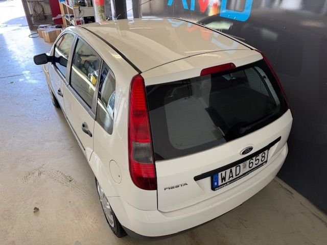 Ford Fiesta 2004, bild 3/6
