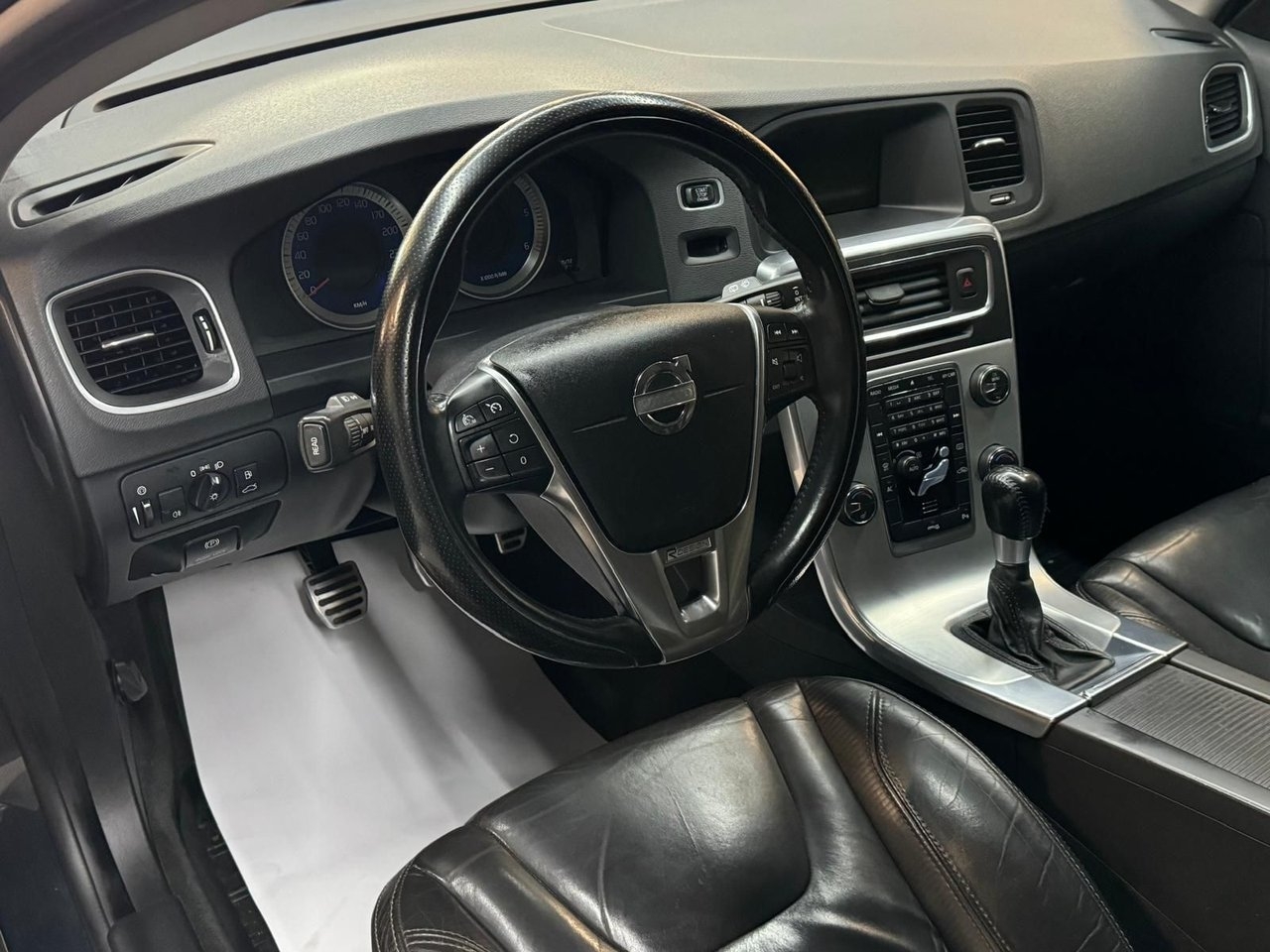 Volvo V60 D2 R-Design Euro 5 2012, bild 7/15