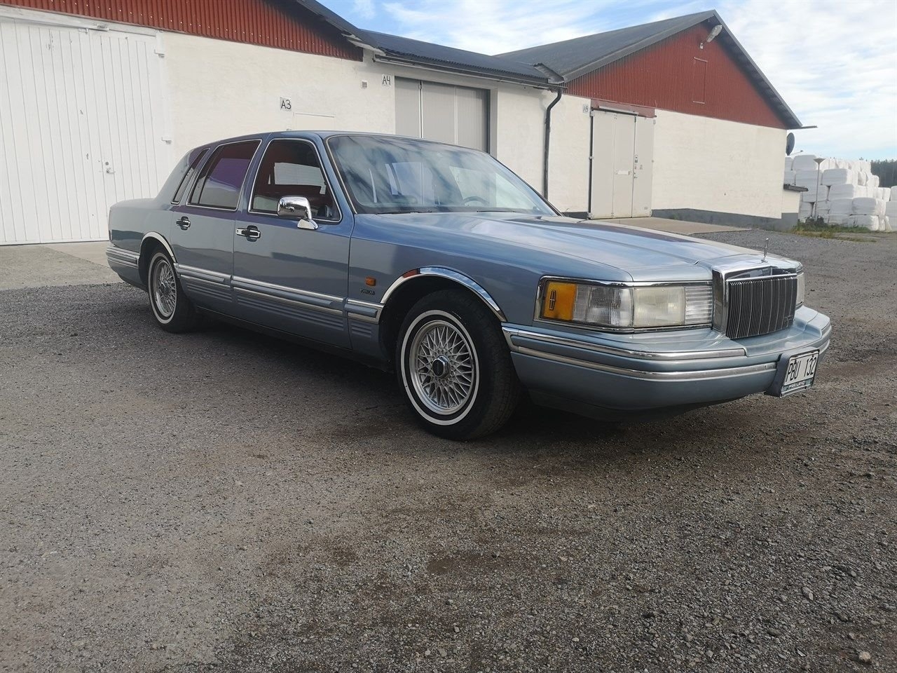 Lincoln Town Car 1991, kuva 7/10
