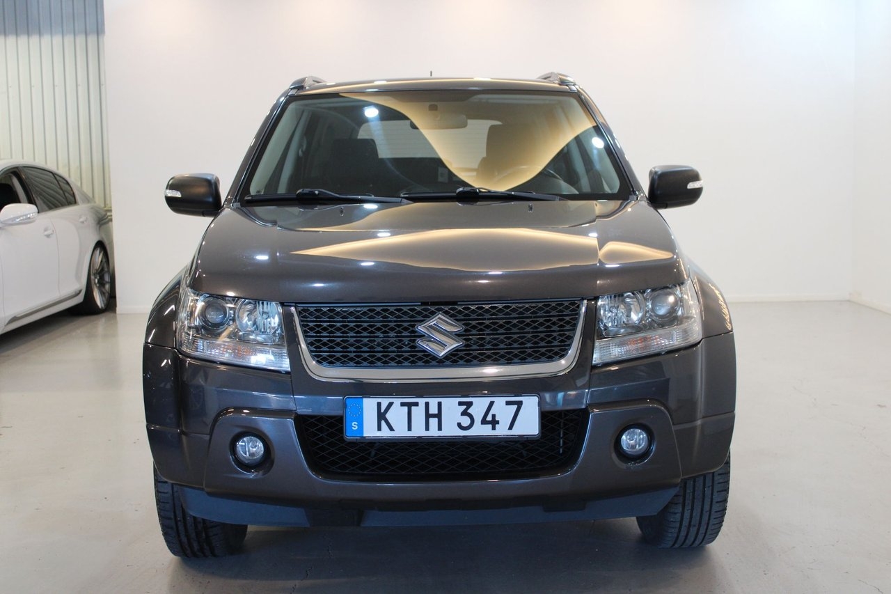 Suzuki Grand Vitara 2010, bild 2/10