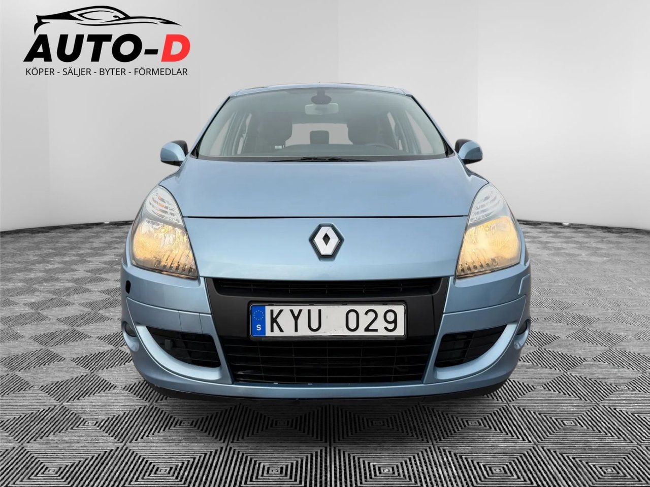 Renault Scenic III 1.6 E85 110hk endast 2011, bild 2/15