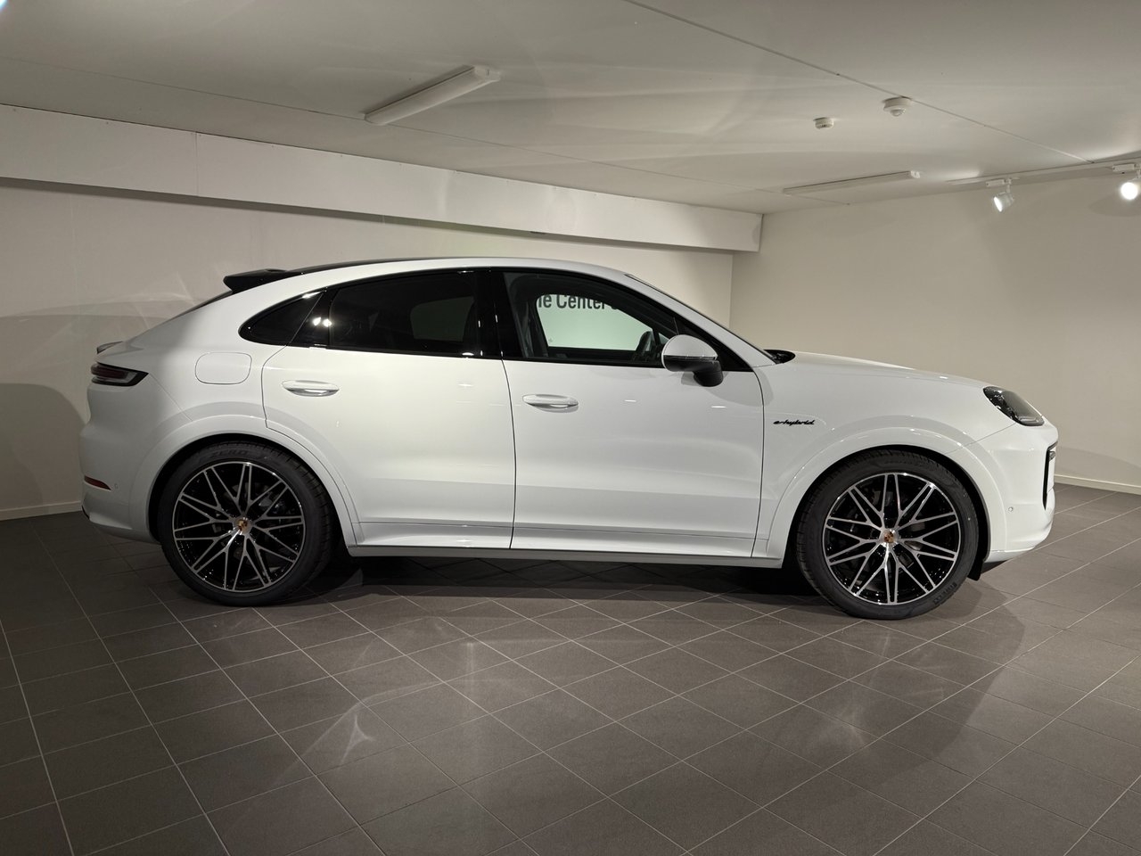 Porsche Cayenne Coupé E-Hybrid 2025, kuva 3/10