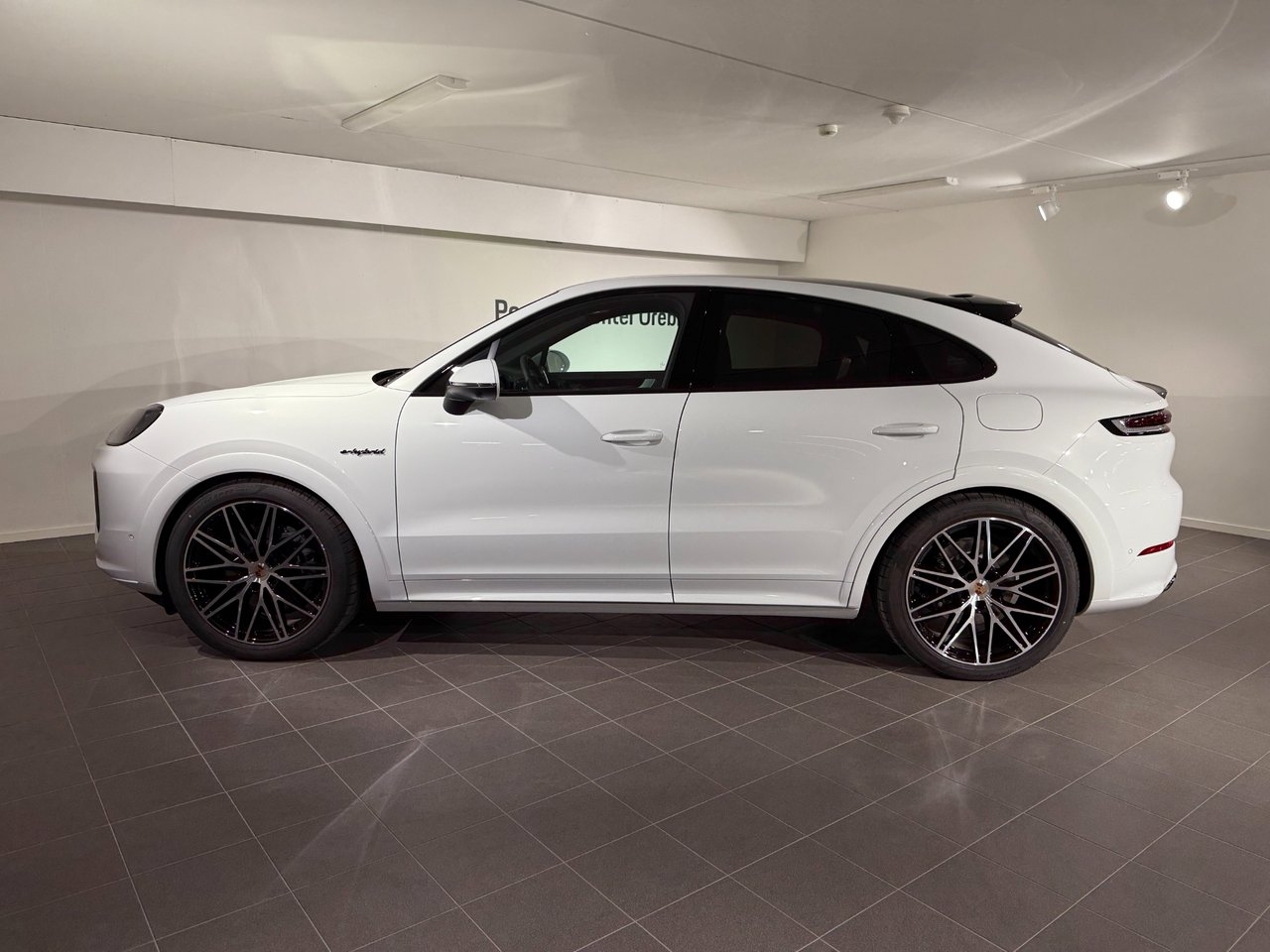 Porsche Cayenne Coupé E-Hybrid 2025, kuva 4/10