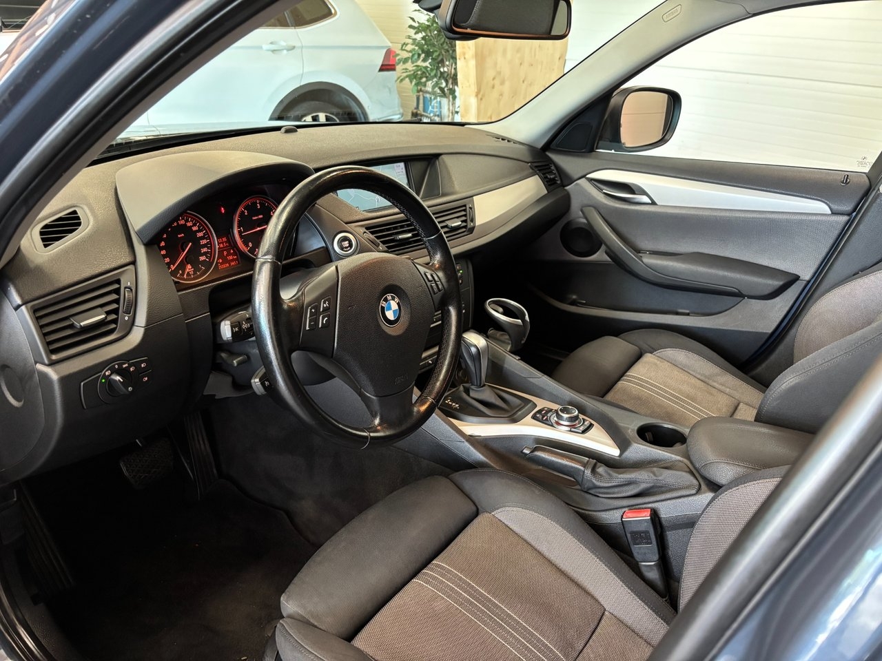 BMW X1 xDrive23d Steptronic 204hk 2011, photo 5/18