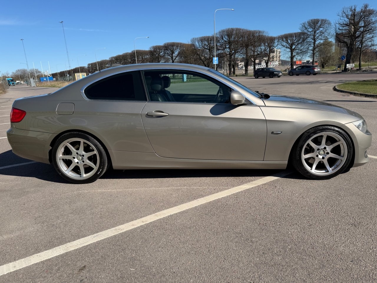 BMW 325 2010, bild 5/10