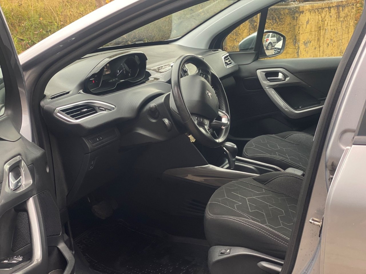 Peugeot 2008 2017, bild 6/8