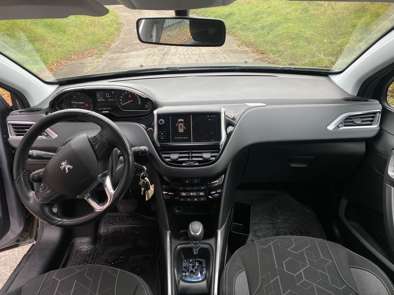 Peugeot 2008 2017, bild 8/8