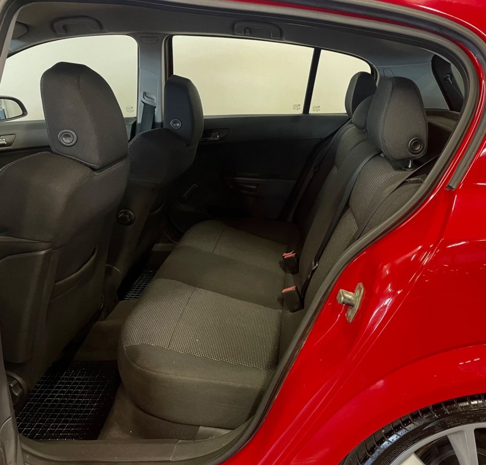 Opel Astra 2008, photo 7/10