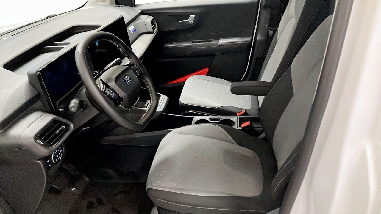 Ford E-Transit Courier 2025, photo 3/9