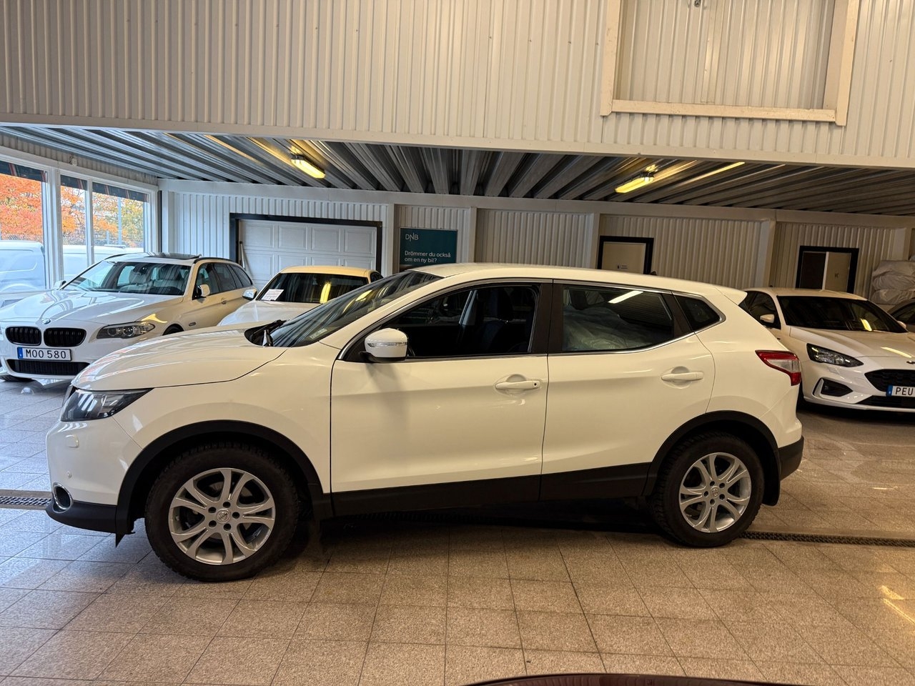Nissan Qashqai 1.2 DIG-T 115hk Automat 2016, bild 2/10