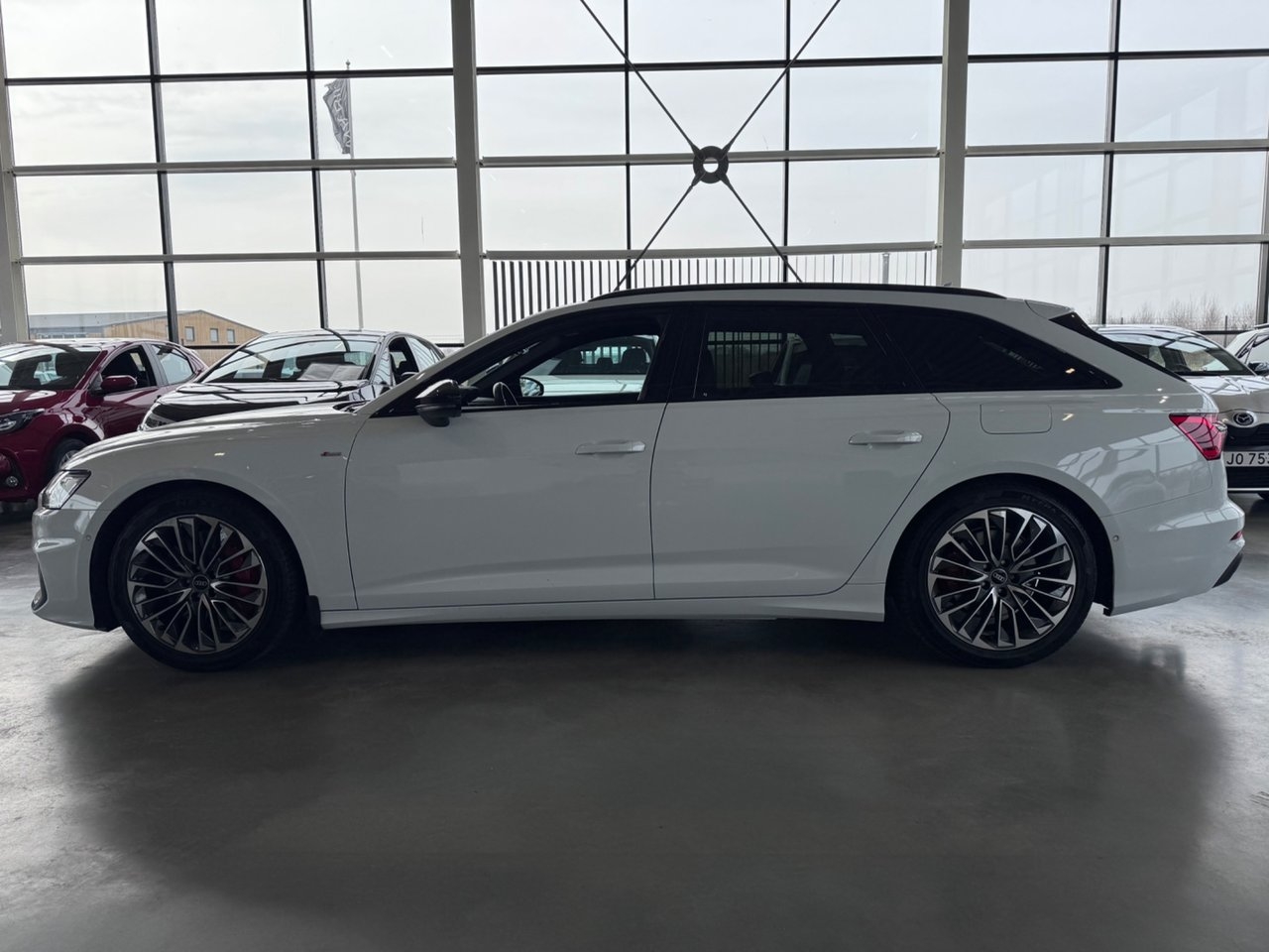 Audi A6 Avant 55 TFSI e quattro S Tronic 2023, bild 2/10