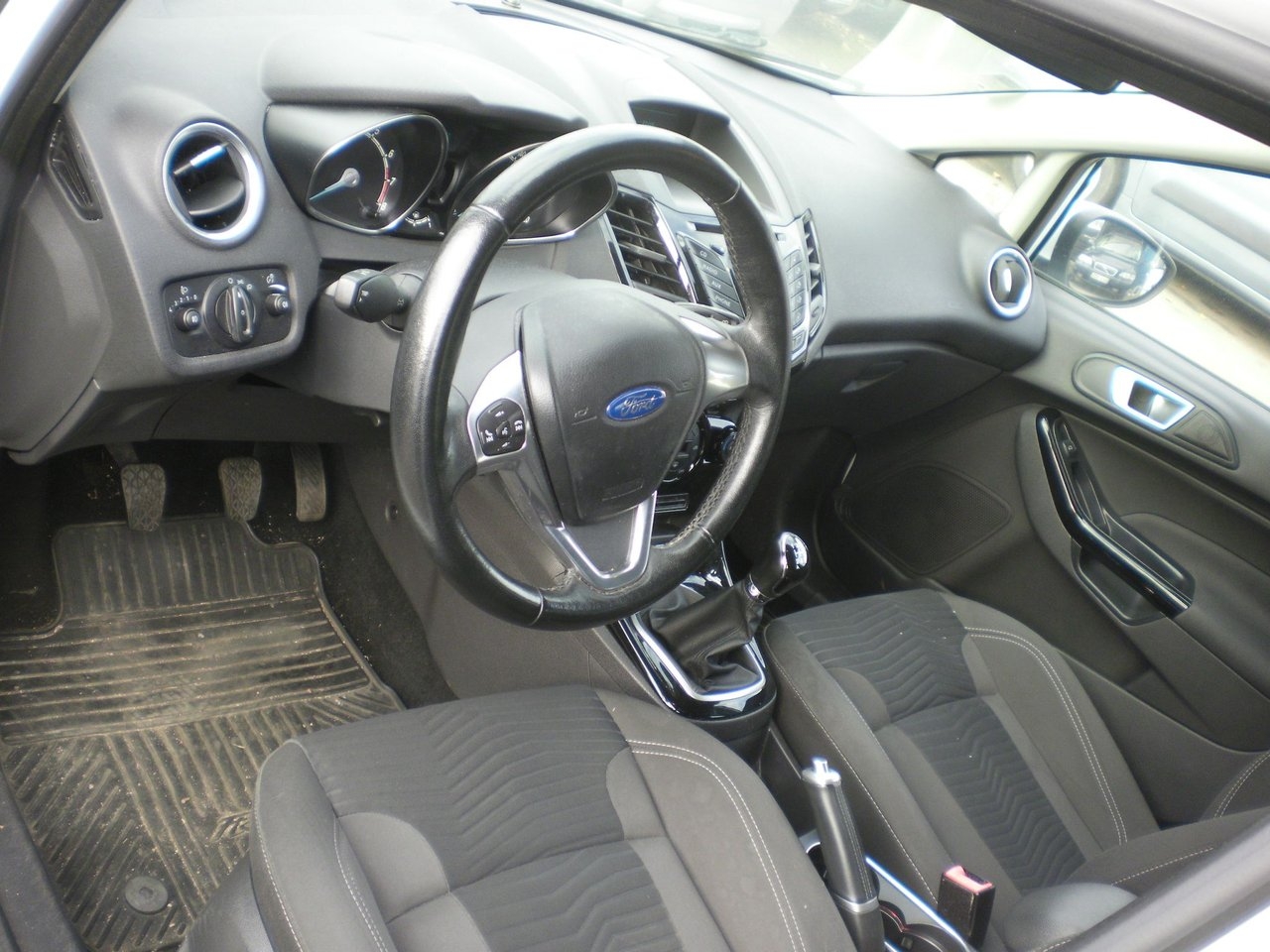 Ford Fiesta 2014, bild 6/10