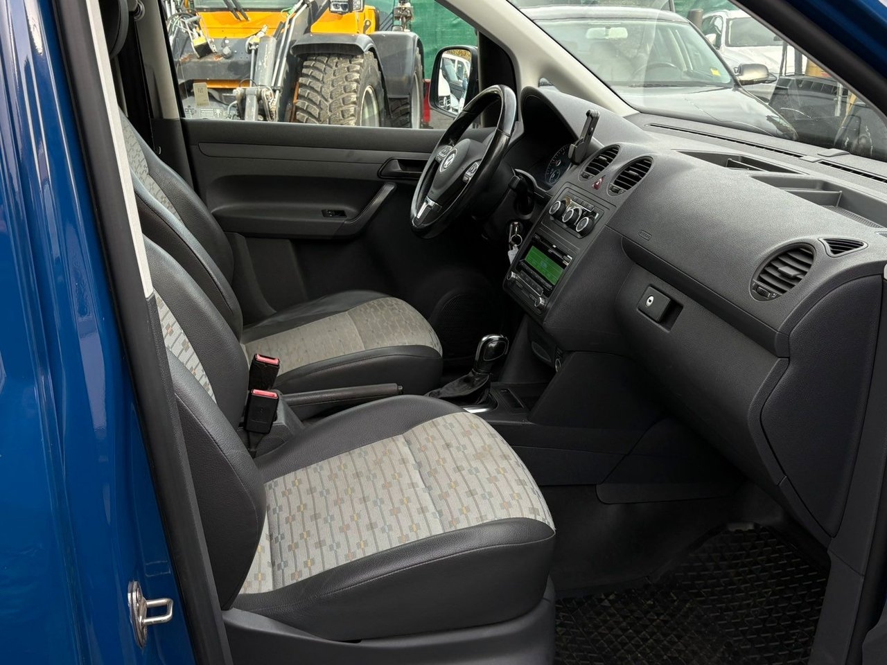 Volkswagen Caddy 2012, bild 6/8
