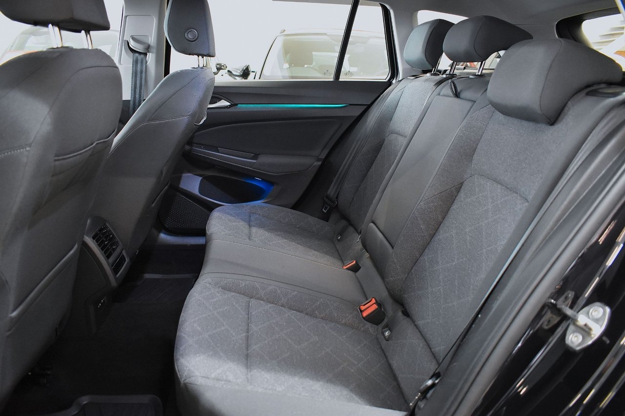 Volkswagen Golf VIII 1.5 eTSI Base 2022, bild 7/10