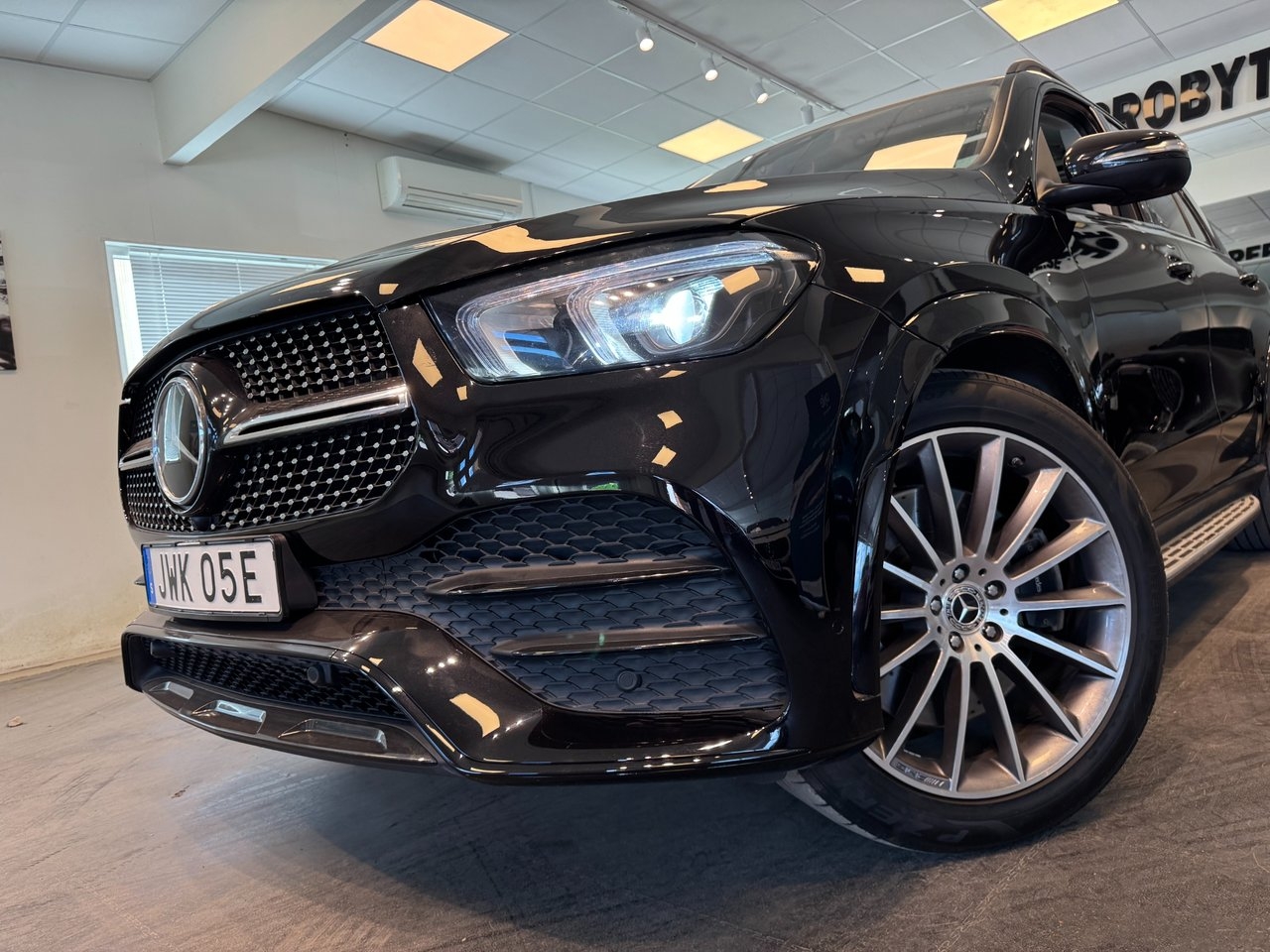Mercedes-Benz GLE 2023, photo 6/10