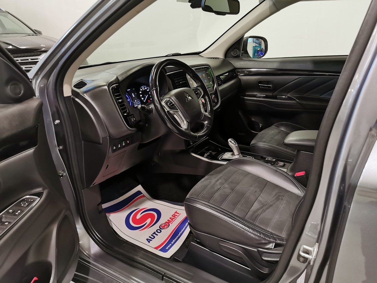 Mitsubishi Outlander 2019, bild 6/10