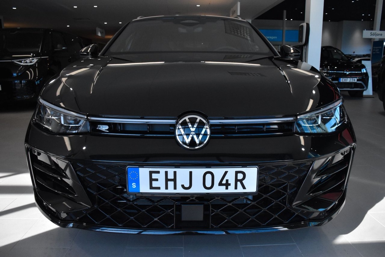 Volkswagen Passat eHybrid 272hk R-Line 2026, bild 3/10