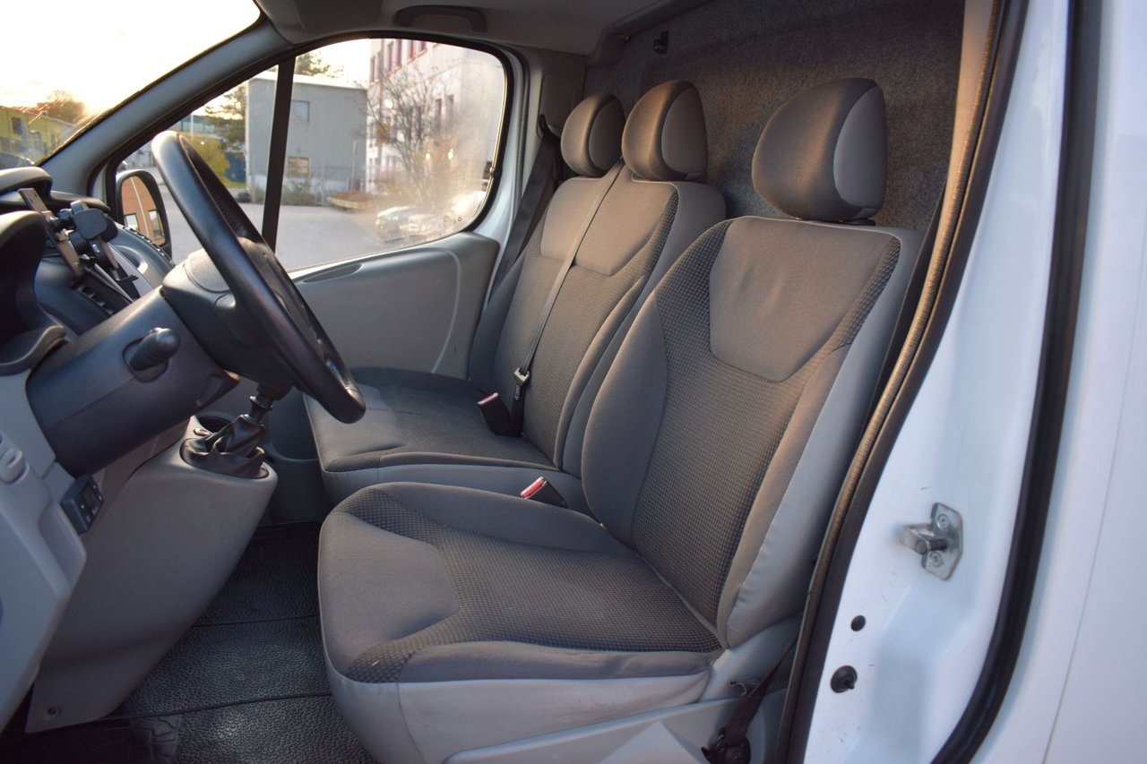 Opel Vivaro 2014, kuva 6/9