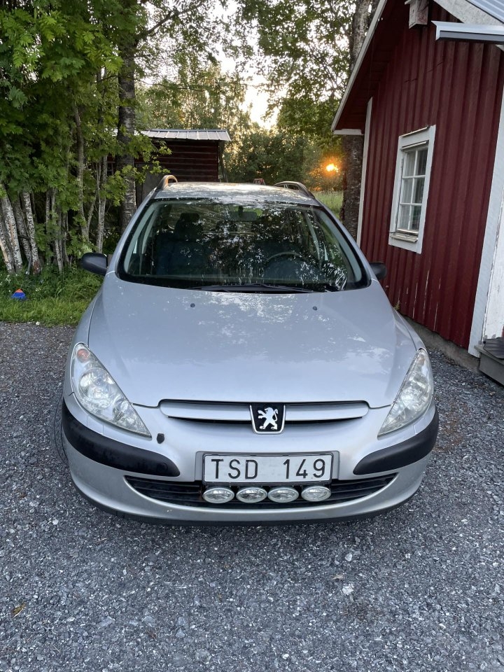 Peugeot 307 Break 1.6 XR Euro 3 2003, bild 2/3