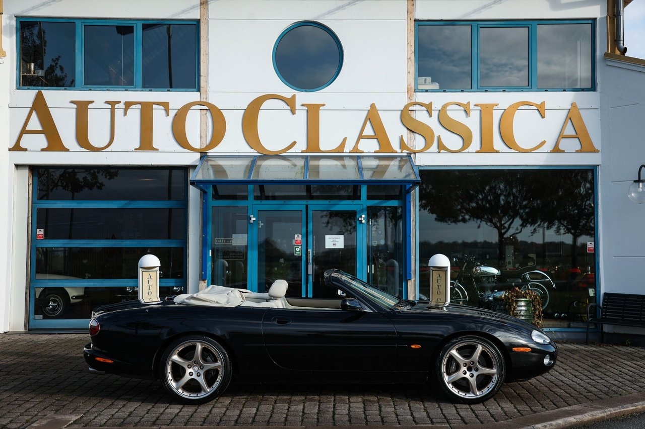 Jaguar XKR