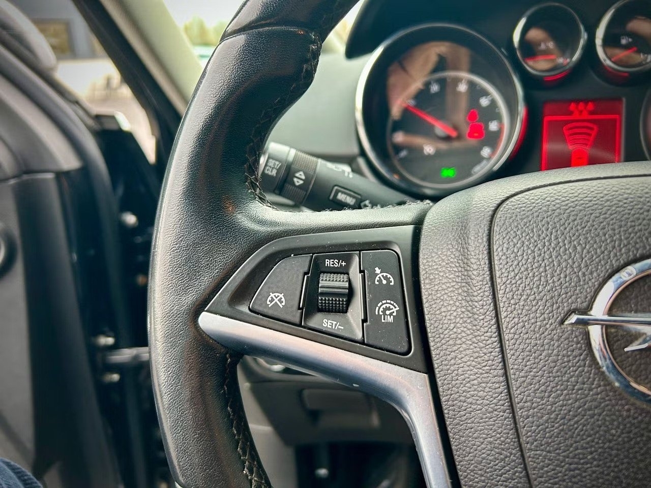 Opel Zafira Tourer 2012, bild 8/8