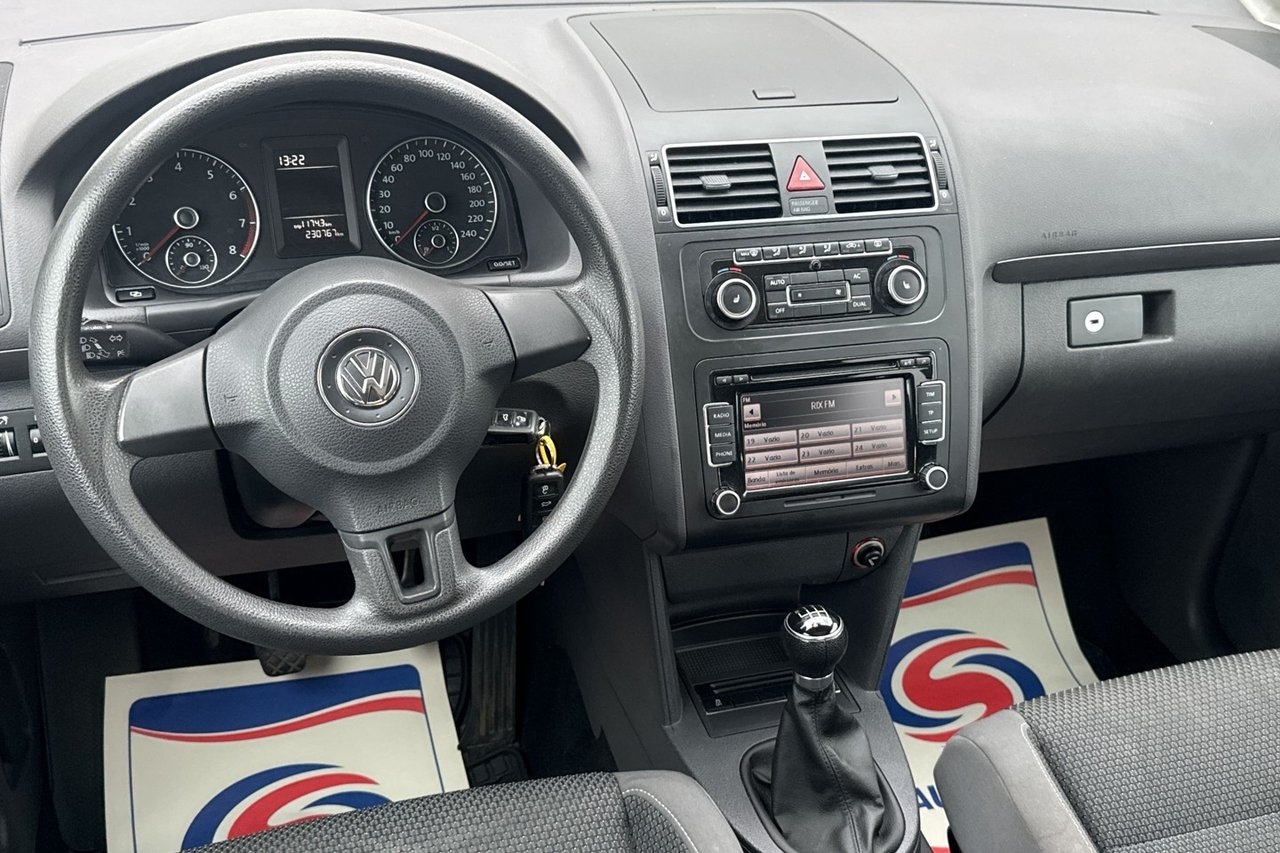 Volkswagen Touran 2011, bild 6/9