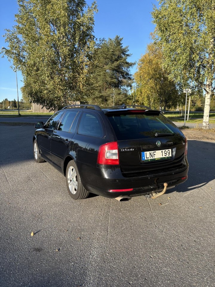 Skoda Octavia 2013, bild 4/5