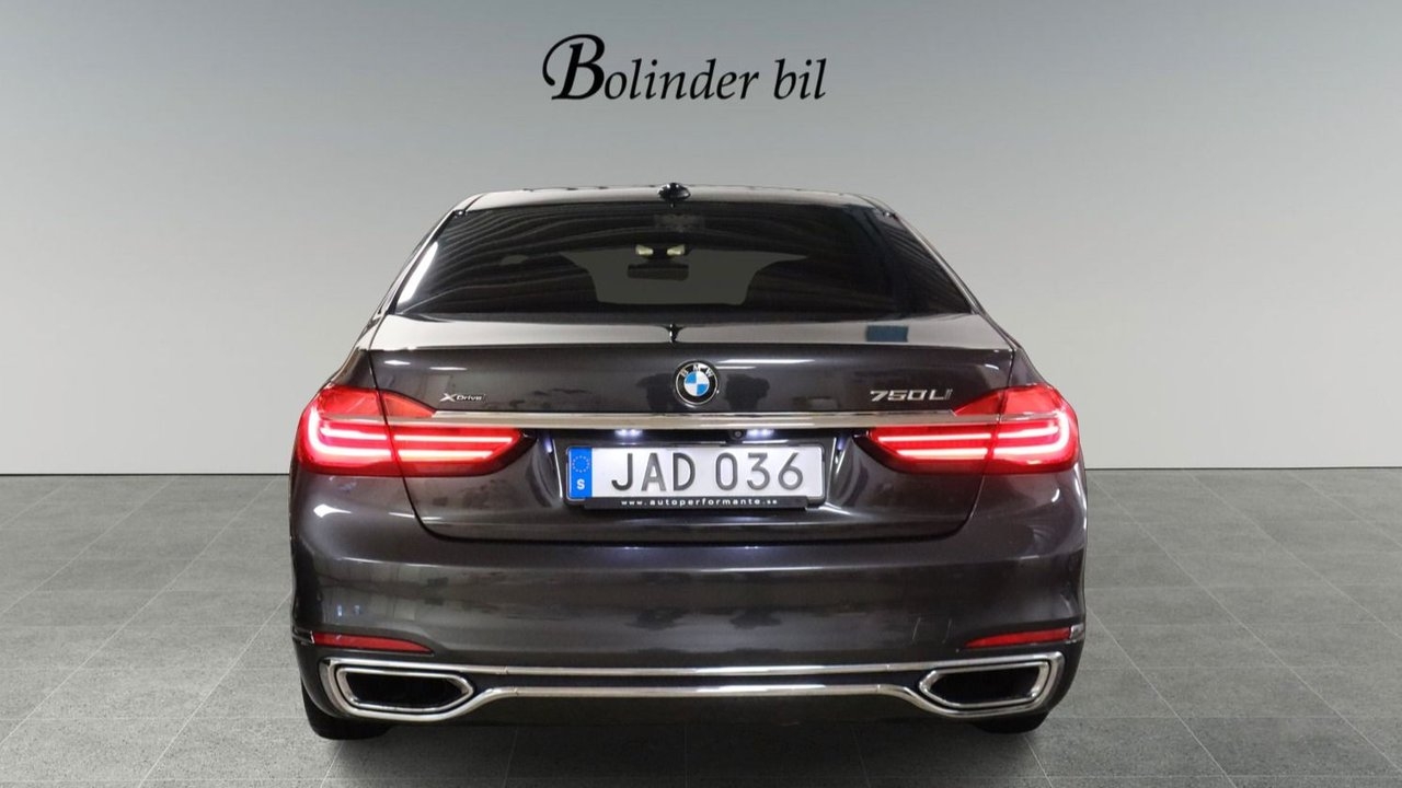 BMW 750 2016, bild 5/23
