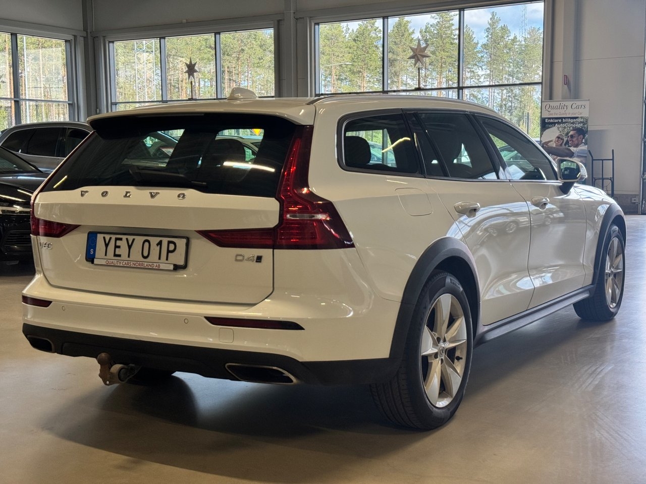 Volvo V60 Cross Country 2019, photo 6/22