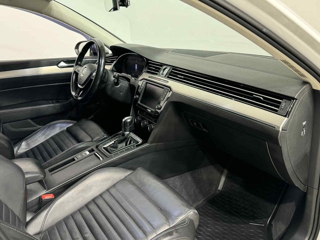 Volkswagen Passat 2017, bild 4/10
