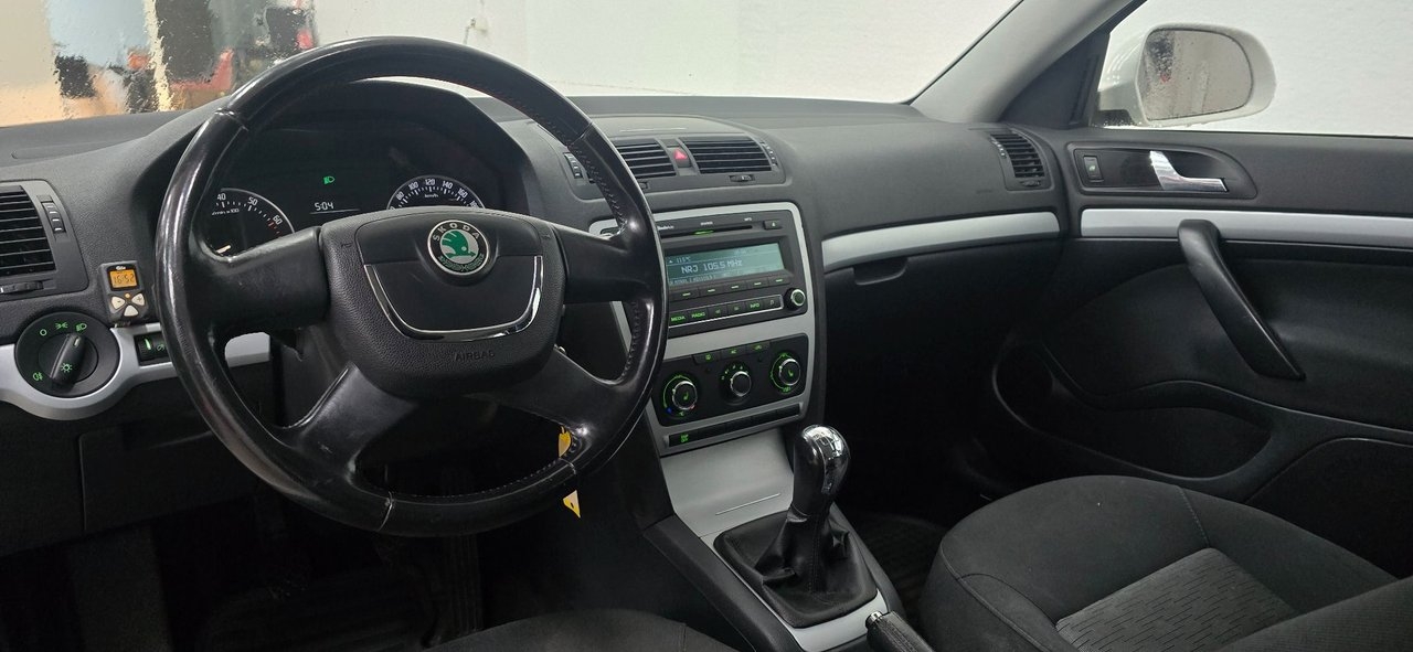 Skoda Octavia 2009, kuva 4/10