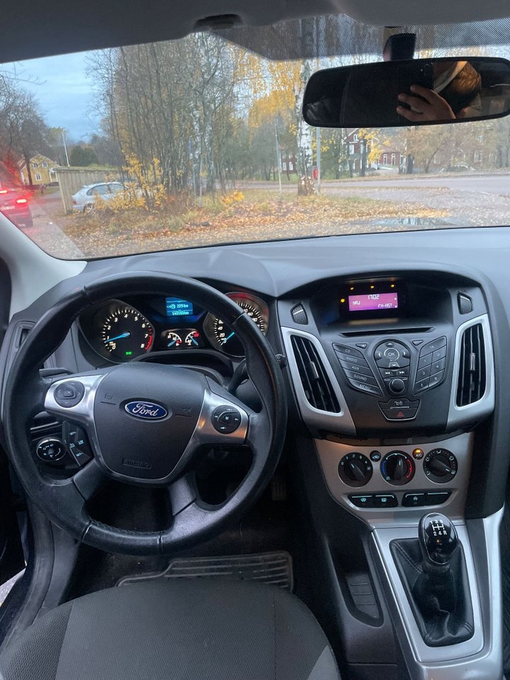 Ford Focus 1.0 EcoBoost Trend Euro 5 2013, photo 6/18