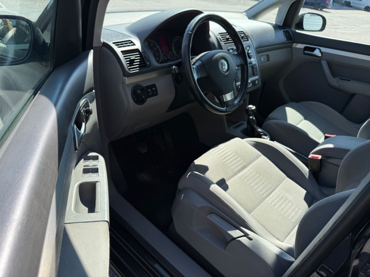 Volkswagen Touran 2007, bild 6/10