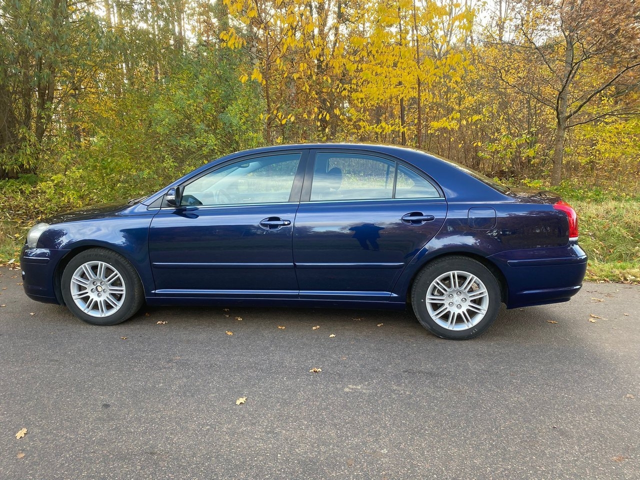 Toyota Avensis Sedan 2.0 D-4 VVT-i 2006, kuva 6/13