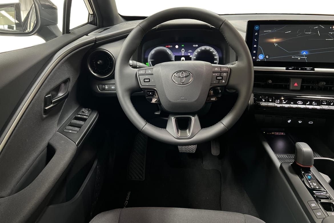 Toyota C-HR Beställningsbil 2025, bild 3/10