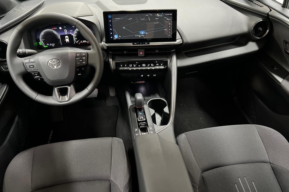 Toyota C-HR Beställningsbil 2025, bild 2/10